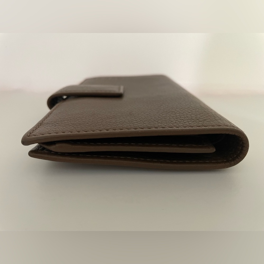 Authentic Gucci Leather Wallet - Picture 5 of 10